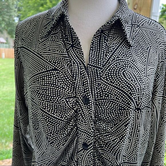 PLUS SIZE Lane Bryant Black & Cream Long Sleeve stretchy Blouse size 14/16 - Picture 2 of 7